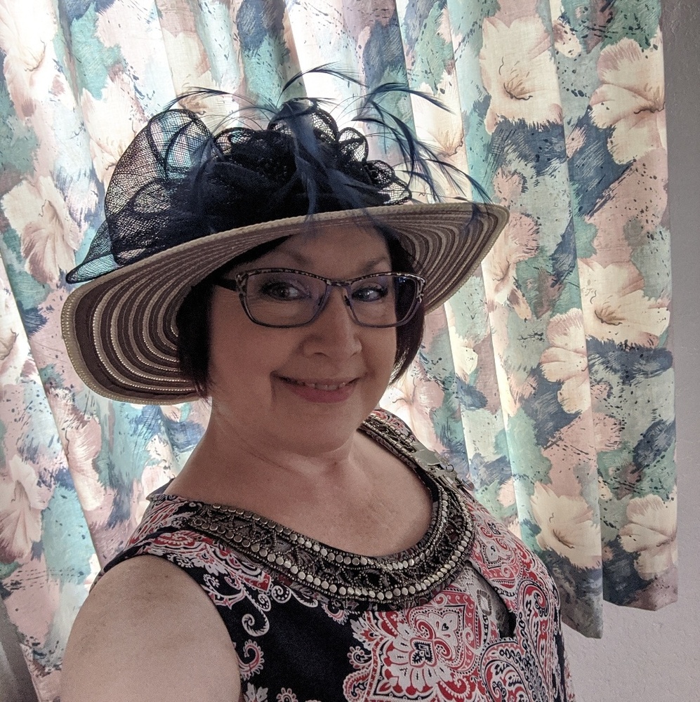 Meet your Posher, Laurie